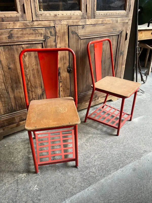 Illustration numéro 2 du produit Paire chaises table de nuit Tolix