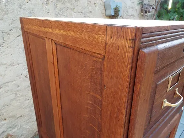 Illustration numéro 2 du produit Meuble de métier