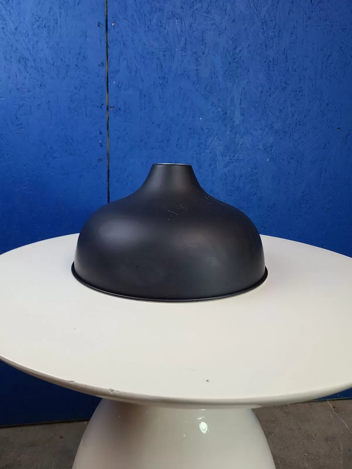 Illustration numéro 2 du produit Abat jour industriel vintage en émail