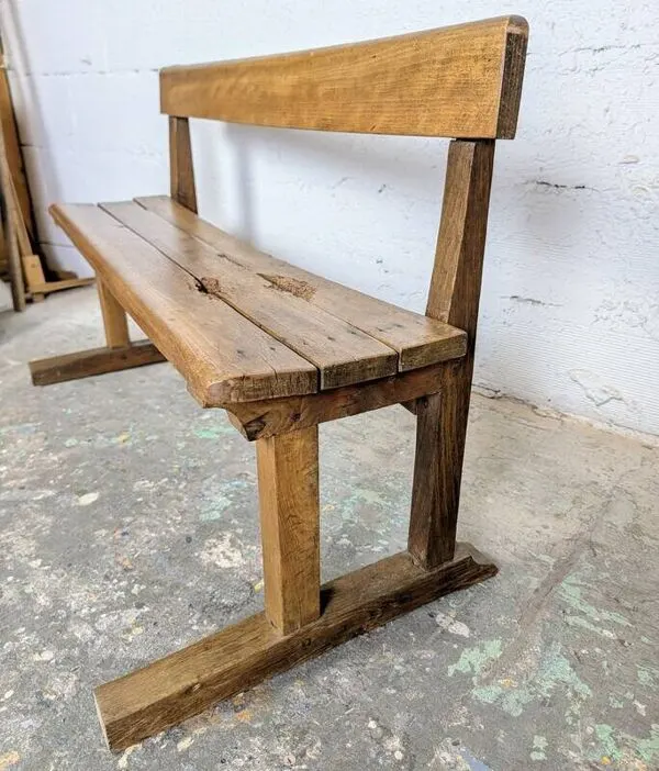 Illustration numéro 2 du produit Pupitre d'école double et son banc en bois