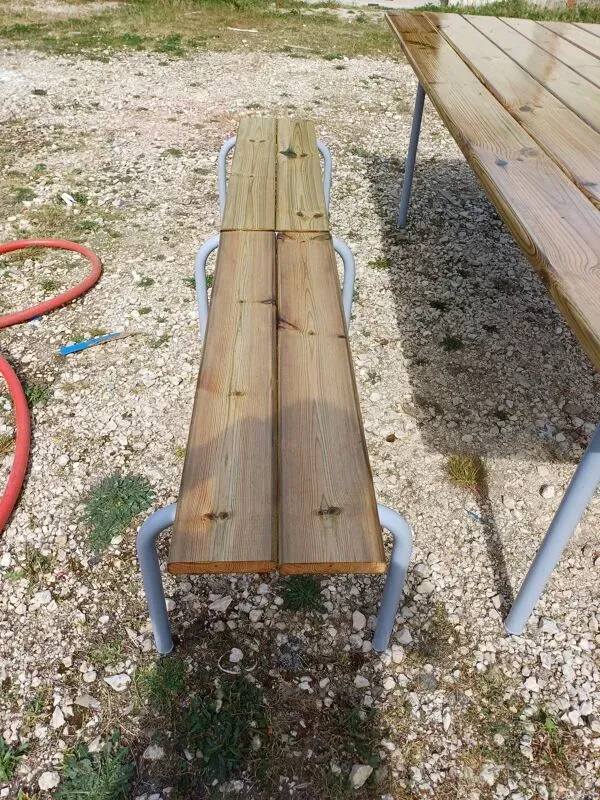 Illustration numéro 2 du produit Table Industrielle ou de Collectivité avec Bancs