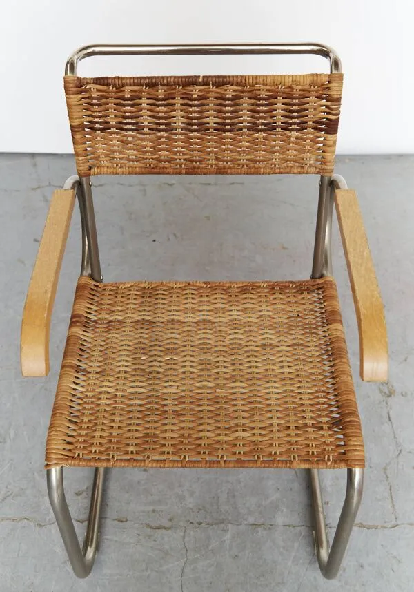 Illustration numéro 2 du produit Cantilever D40 de Marcel Breuer pour Tecta