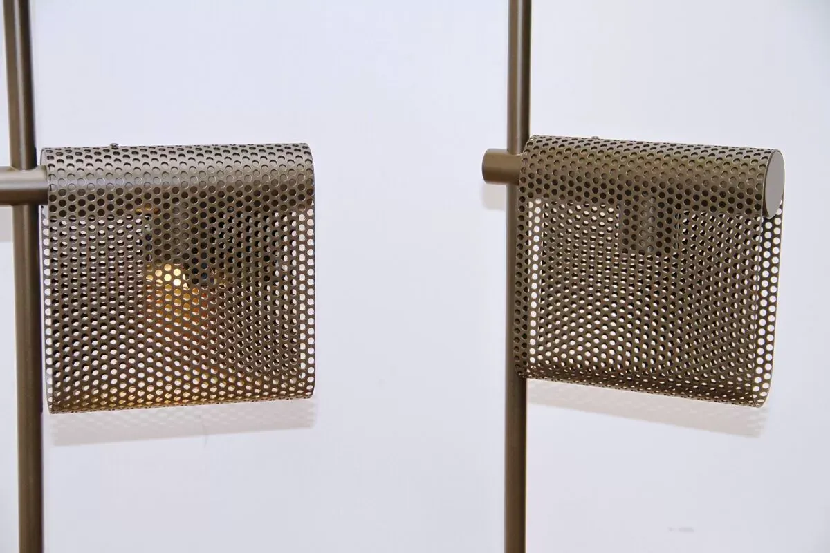 Illustration numéro 2 du produit Lampadaire Grid Floor, Ligne Roset