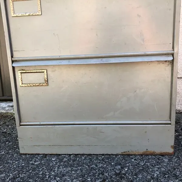 Illustration numéro 2 du produit Meuble à clapets