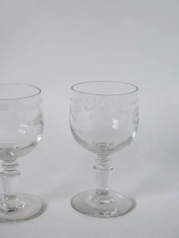 Illustration numéro 2 du produit Lot de 6 verres à vin dépareillés XIXème