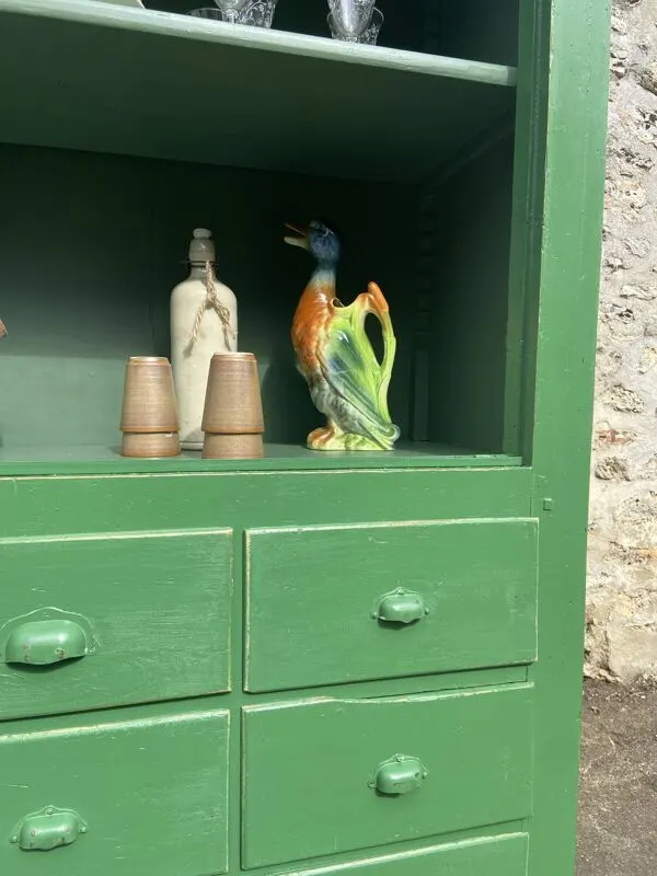 Illustration numéro 2 du produit Meuble de quincaillerie