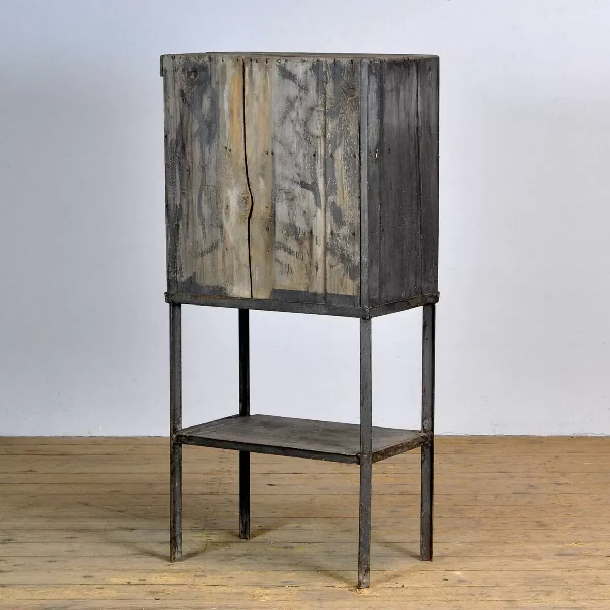 Illustration numéro 2 du produit Commode industrielle, années 1950