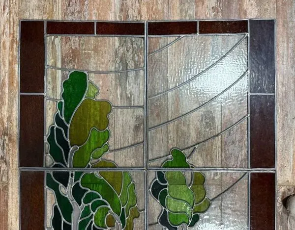 Illustration numéro 2 du produit Vitrail ancien décor paysage – Arbres et collines – Début XXe siècle