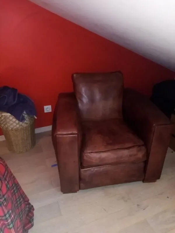 Illustration numéro 2 du produit Fauteuil club carre