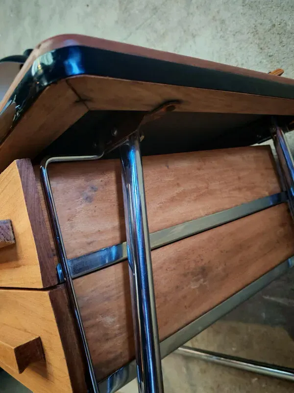 Illustration numéro 2 du produit Bureau écolier vintage