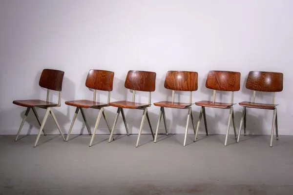 Illustration numéro 2 du produit Chaise S16 par Galvanitas. Environ 1970.