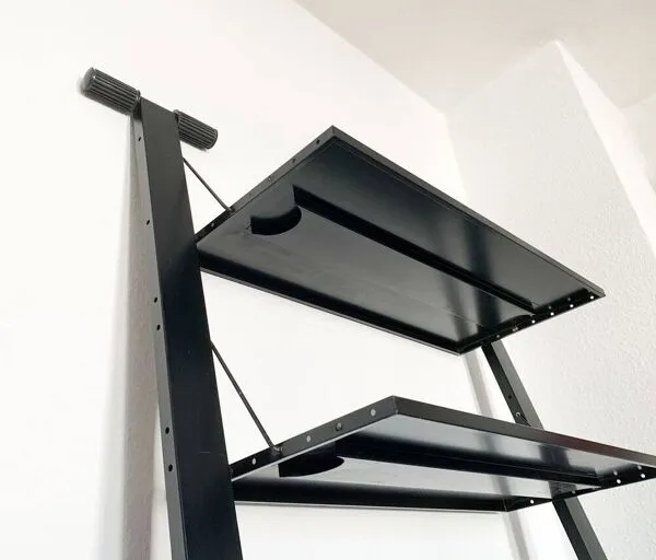 Illustration numéro 2 du produit Étagère italienne postmoderne par Rodney Kinsman pour Bieffeplast, années 1980