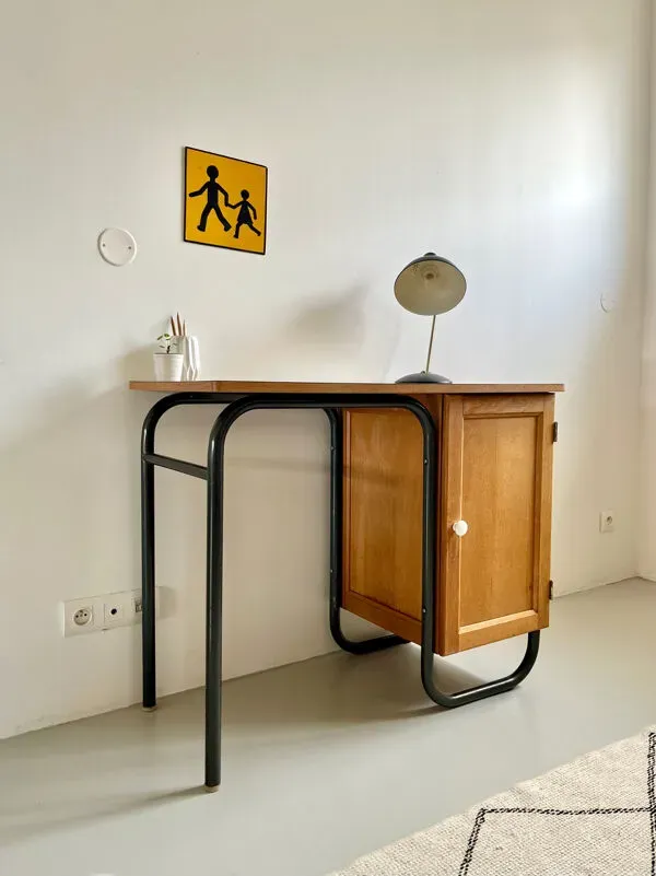 Illustration numéro 2 du produit Bureau d’internat vintage S22 Mobilor / J. Hitier