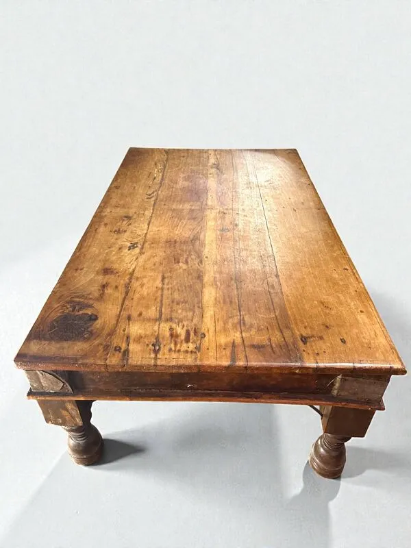Illustration numéro 2 du produit Large 19th-Century Indian Teak Low Table, Rajasthan