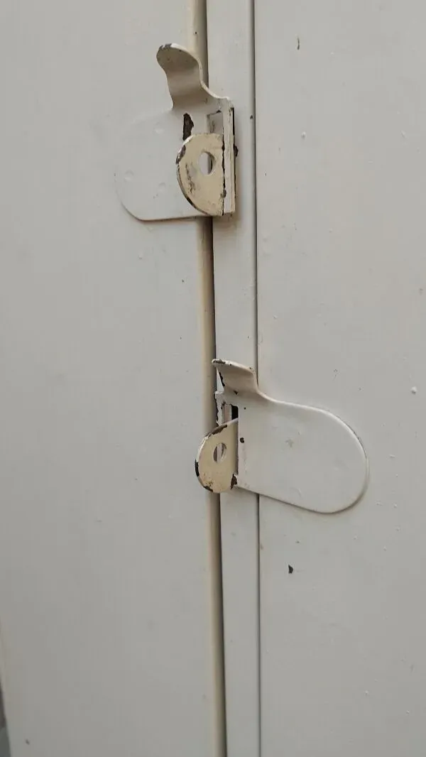 Illustration numéro 2 du produit Vestiaire vintage métal 2 portes