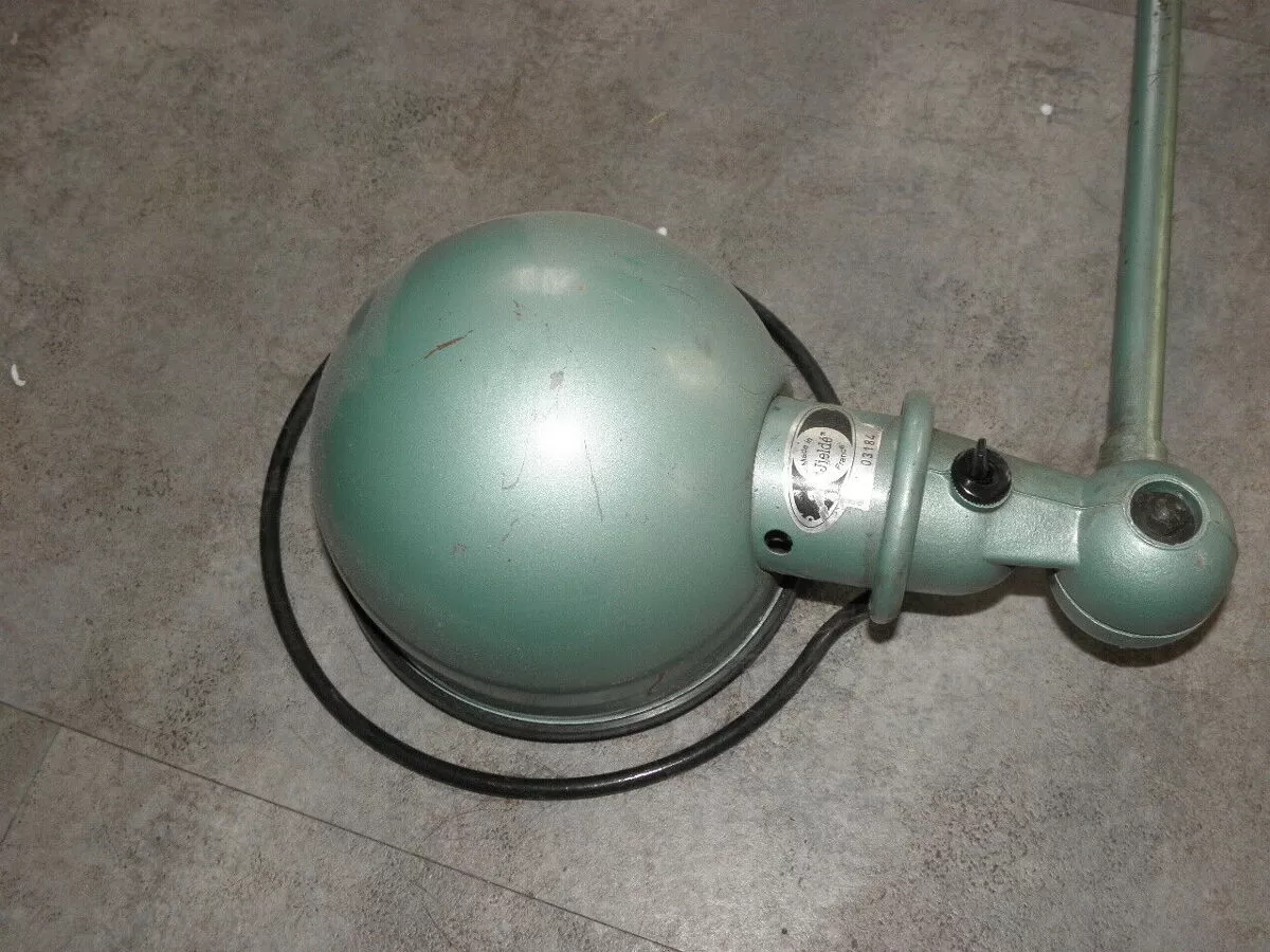 Illustration numéro 2 du produit Lampe Jielde