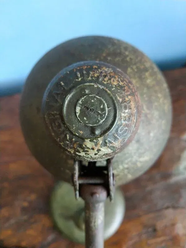 Illustration numéro 2 du produit Lampe de bureau Christian Dell