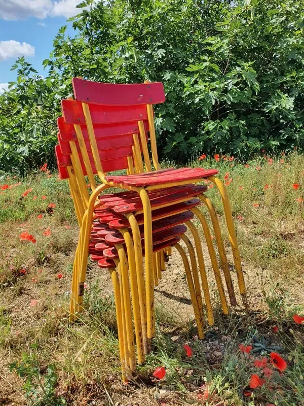 Illustration numéro 2 du produit Chaises