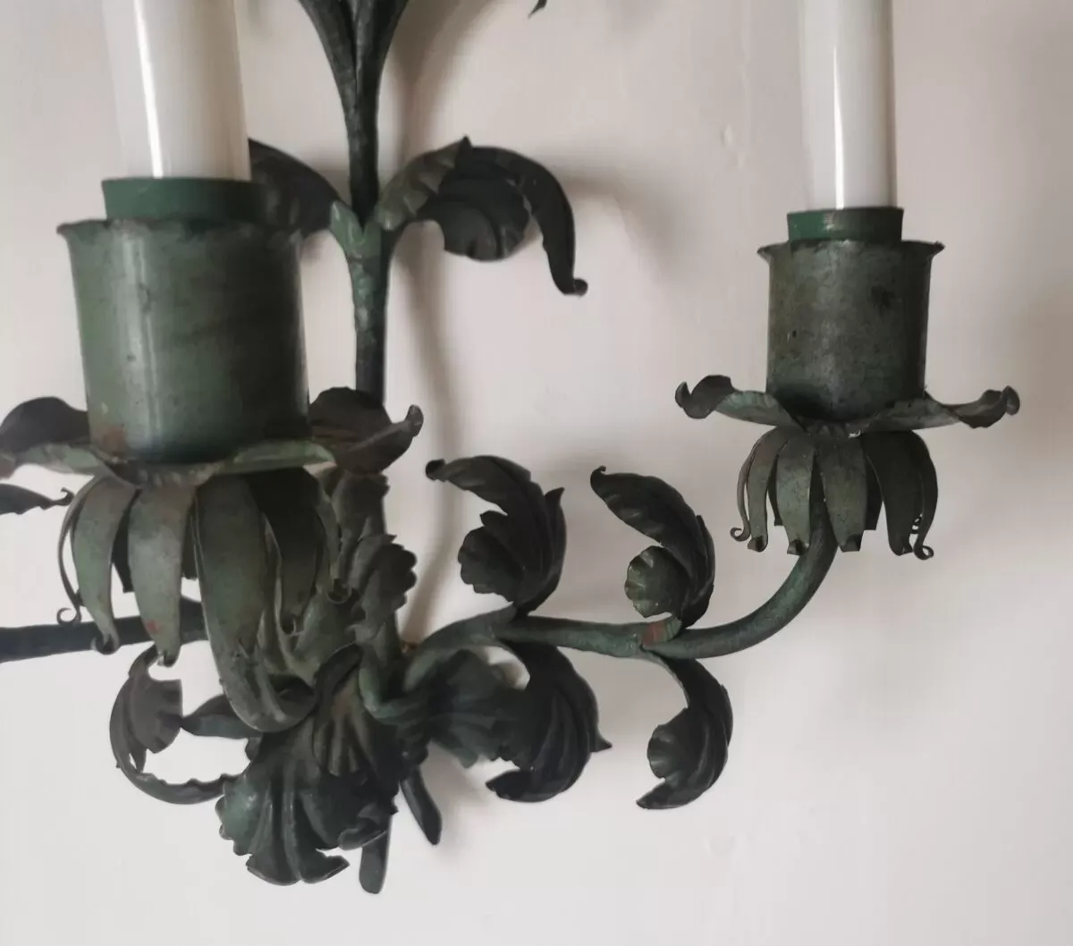 Illustration numéro 2 du produit Applique murale fer et tôle à feuilles