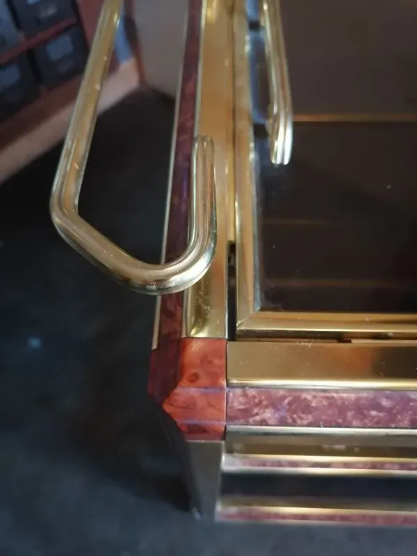 Illustration numéro 2 du produit Desserte laiton verre fumé  bar roulettes