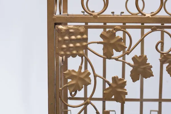 Illustration numéro 2 du produit Meuble bar à cocktails, années 1950, italie