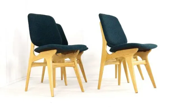 Illustration numéro 2 du produit Ensemble de 4 chaises dans le style d'Arne Hovmand olsen 'Bergen'