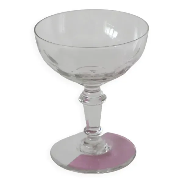 Illustration numéro 2 du produit Lot de 4 coupes à champagne en cristal facettés, 1930