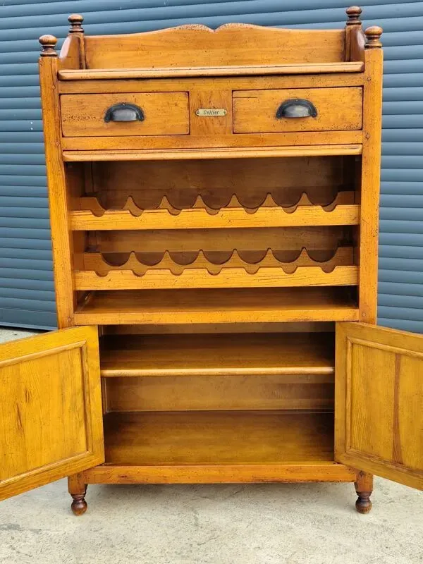 Illustration numéro 2 du produit Buffet bar et cave a vins