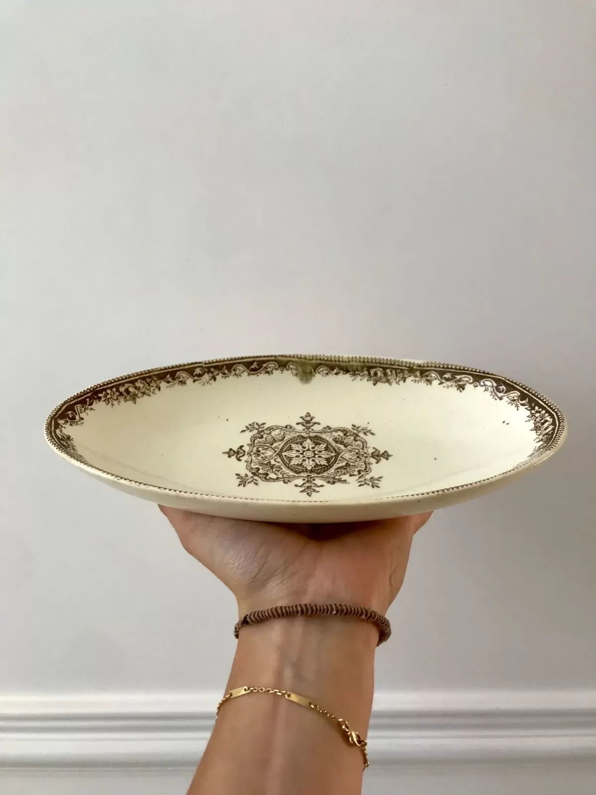 Illustration numéro 2 du produit ravier en Terre de Fer médaillon XIXème