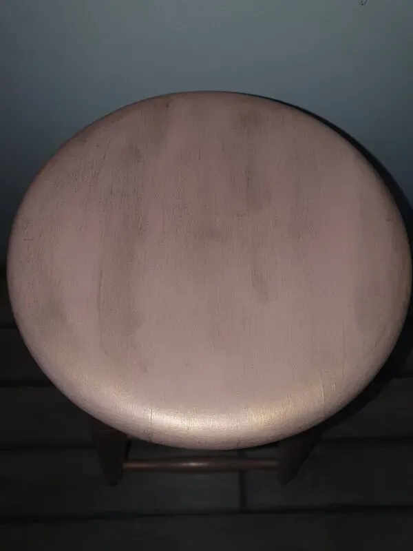 Illustration numéro 2 du produit Tabouret de bar rénové