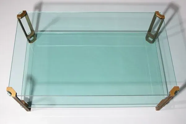 Illustration numéro 2 du produit Table élégante du milieu du siècle par Peter Ghyczy modèle T24