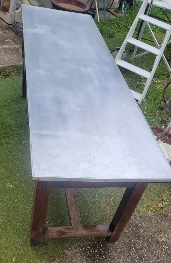 Illustration numéro 2 du produit Meuble de métier