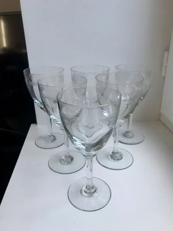 Illustration numéro 2 du produit Lot de 6 verres à vin en cristal gravé années 30