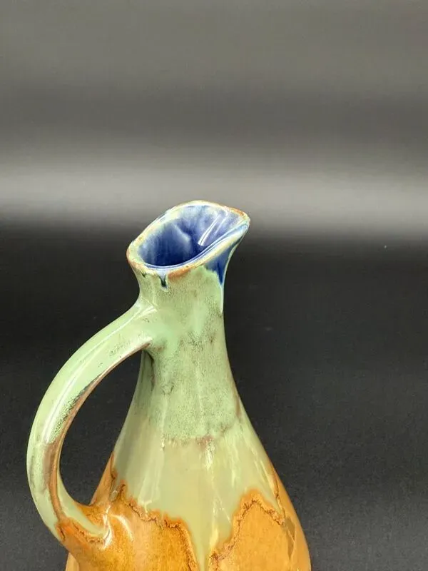 Illustration numéro 2 du produit Cruche en grès émaillé — dans le goût de Denbac