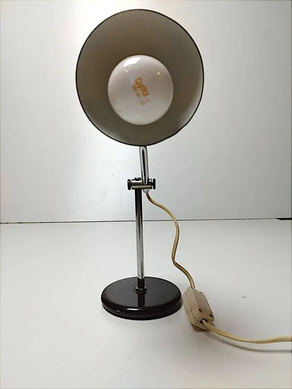 Illustration numéro 2 du produit Lampe de bureau « Cocotte » articulée vintage – Style Industriel, années 60