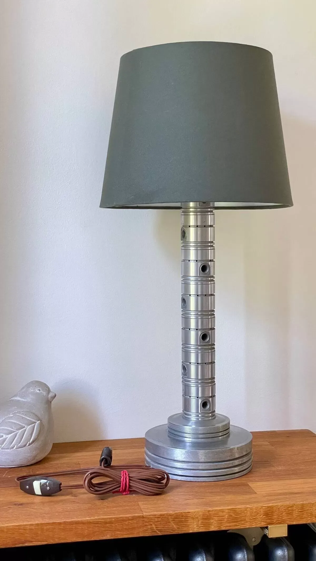 Illustration numéro 2 du produit Lampe industrielle métal poli et tissu kaki vintage