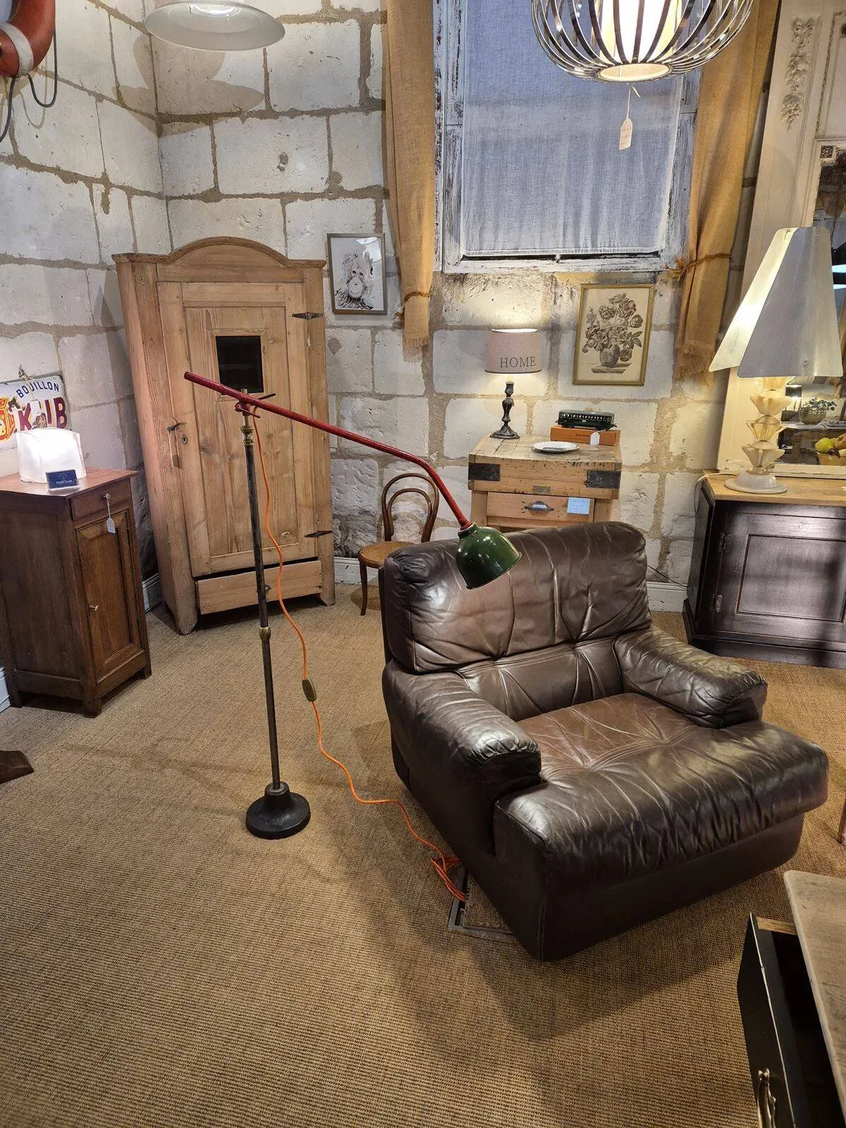 Illustration numéro 2 du produit Lampadaire vintage