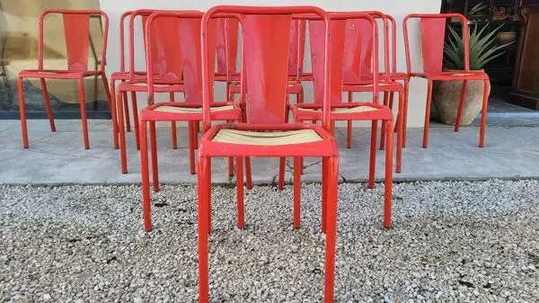 Illustration numéro 2 du produit Série de 12 chaises de bistrot Tolix de Xavier Pauchard modèle T4 - 1950s