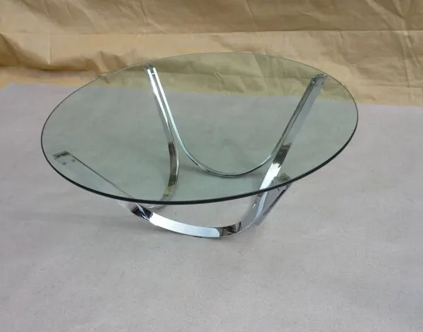 Illustration numéro 2 du produit Table basse Knut Hesterberg en verre et acier