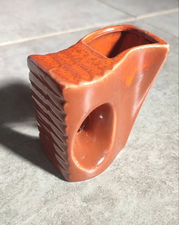 Illustration numéro 2 du produit Saucière moderniste en céramique italienne, années 60