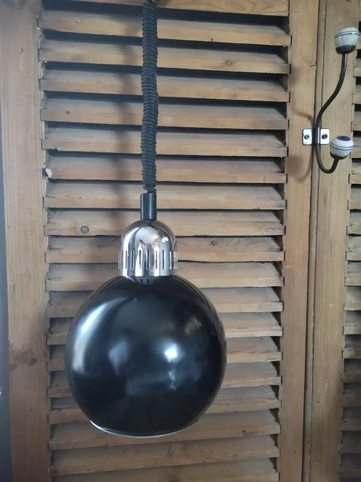 Illustration numéro 2 du produit Suspension réglable globe métal industriel ancien  dp 0522028