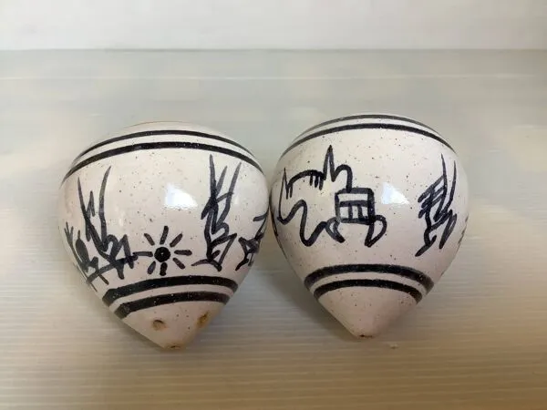 Illustration numéro 2 du produit Sel et poivre céramique décorée à la main