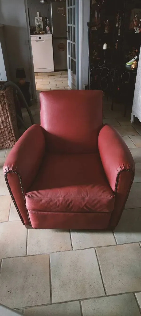 Illustration numéro 2 du produit Fauteuil club