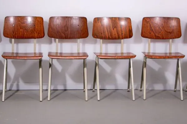 Illustration numéro 2 du produit Chaise S16 par Galvanitas. Environ 1970.