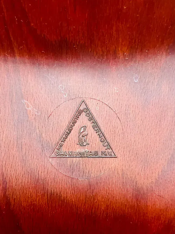 Illustration numéro 2 du produit Chaise d’école Galvanitas