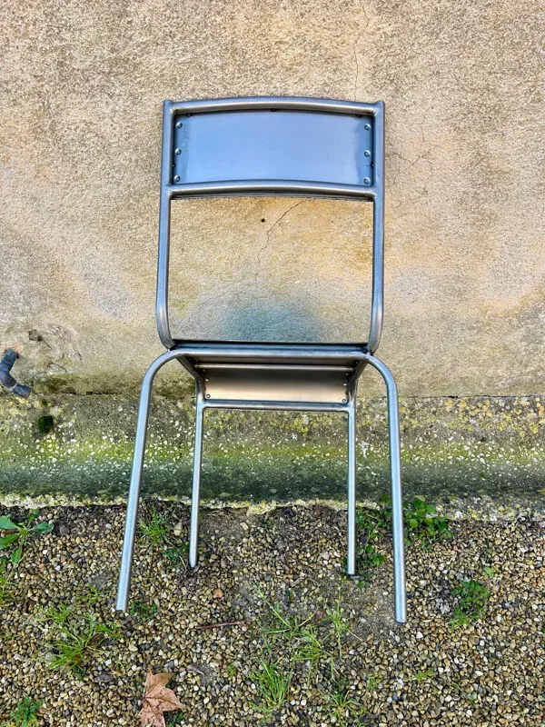 Illustration numéro 2 du produit Chaise industrielle