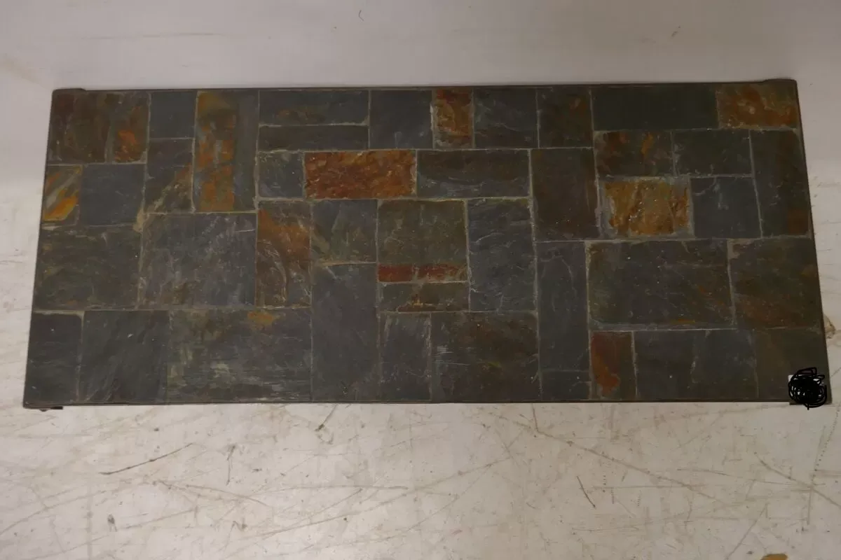 Illustration numéro 2 du produit Table basse plateau ardoise