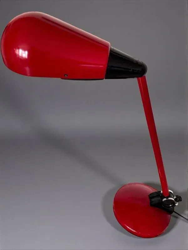 Illustration numéro 2 du produit Lampe articulée vintage – Métal rouge – France 1970/80