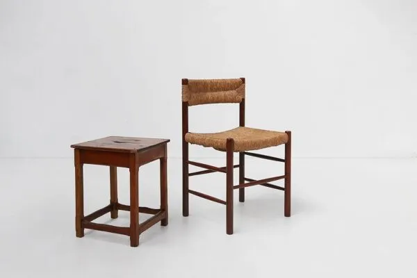 Illustration numéro 2 du produit Tabouret en bois carré industriel avec poignée, Belgique, années 1920