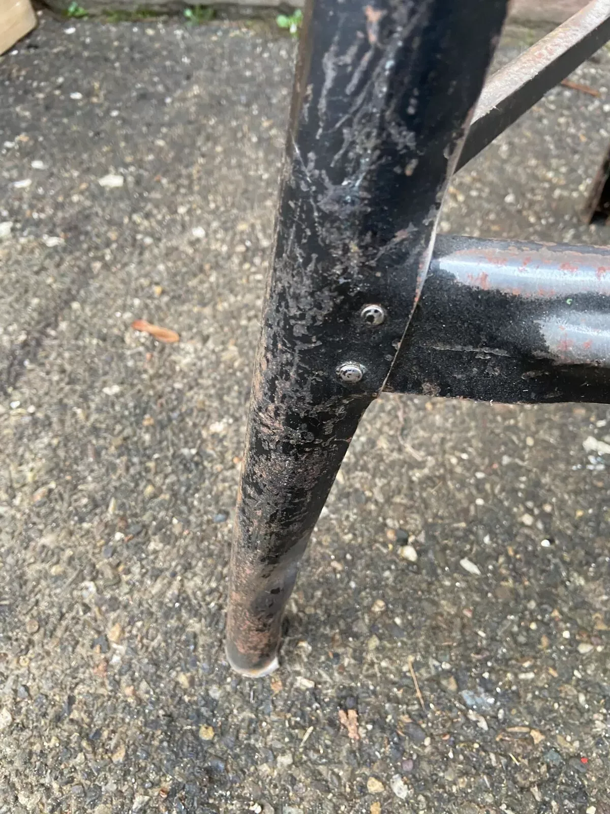 Illustration numéro 2 du produit Tabouret industriel vintage